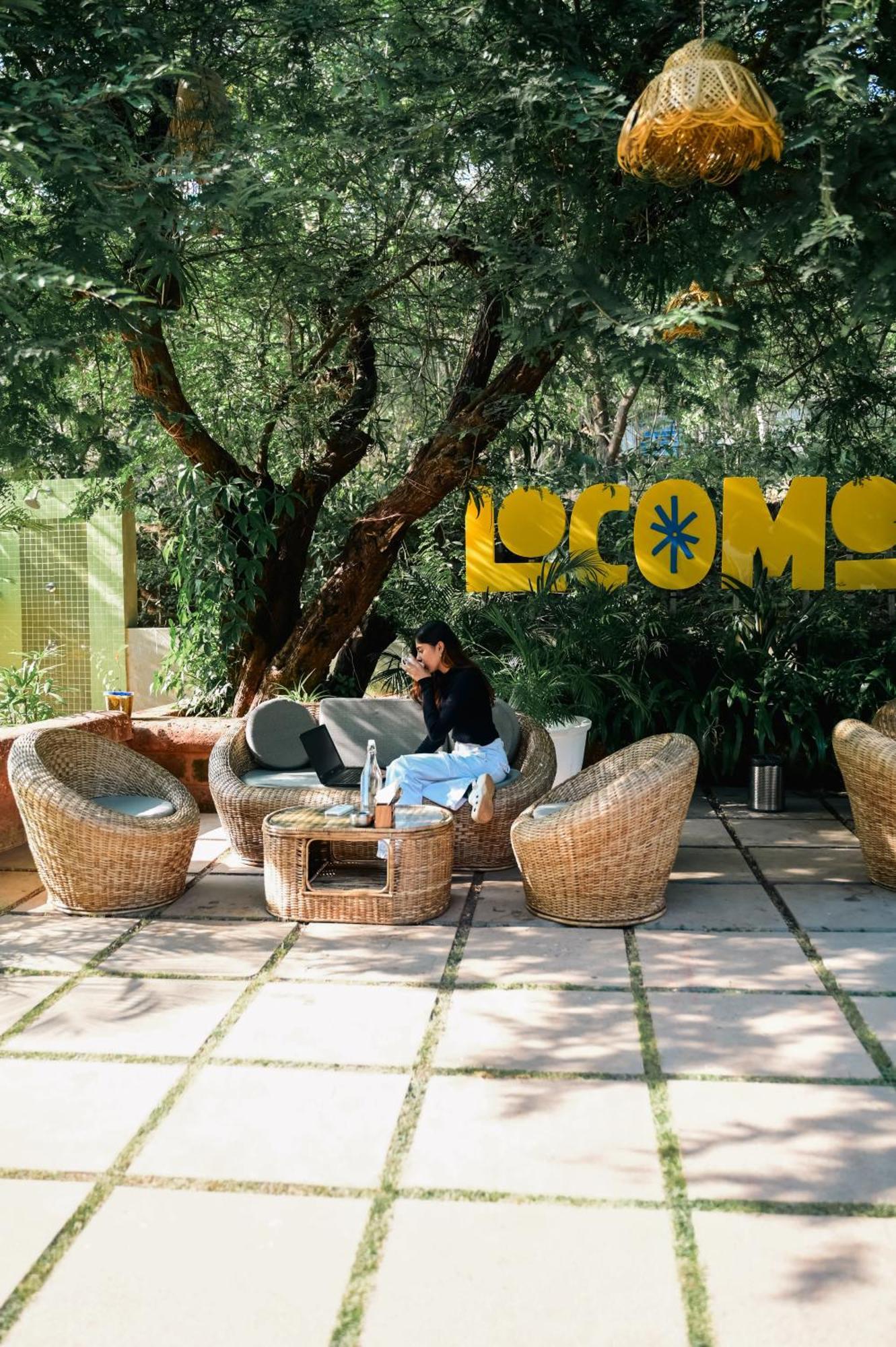 Locomo Boutique, Morjim - Stay Work Eat Exteriör bild