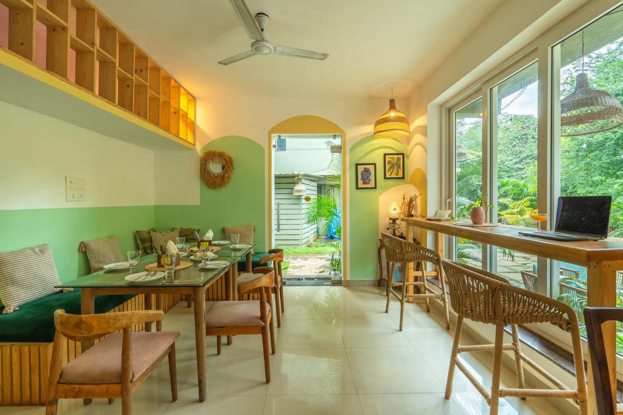 Locomo Boutique, Morjim - Stay Work Eat Exteriör bild