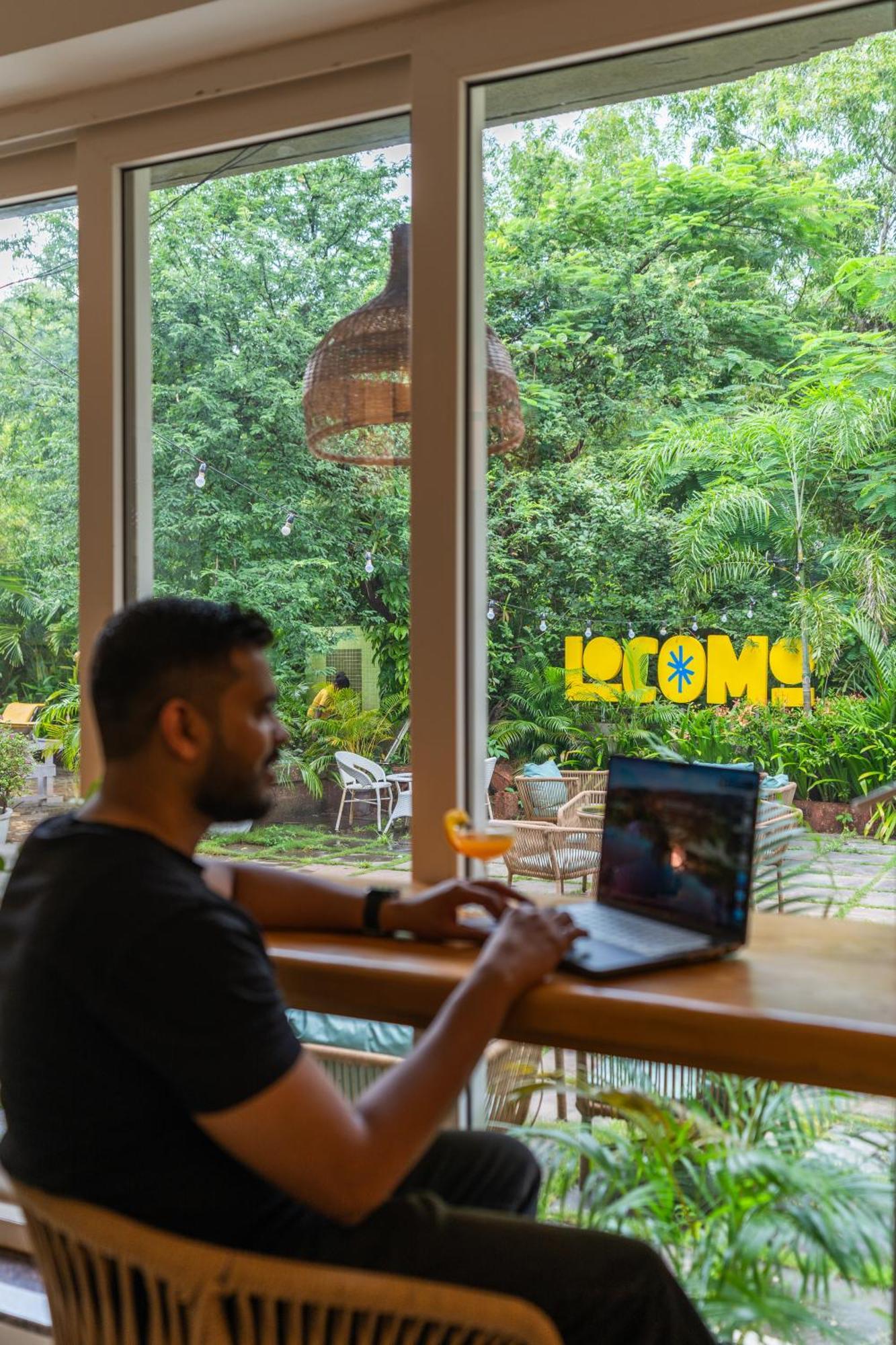 Locomo Boutique, Morjim - Stay Work Eat Exteriör bild